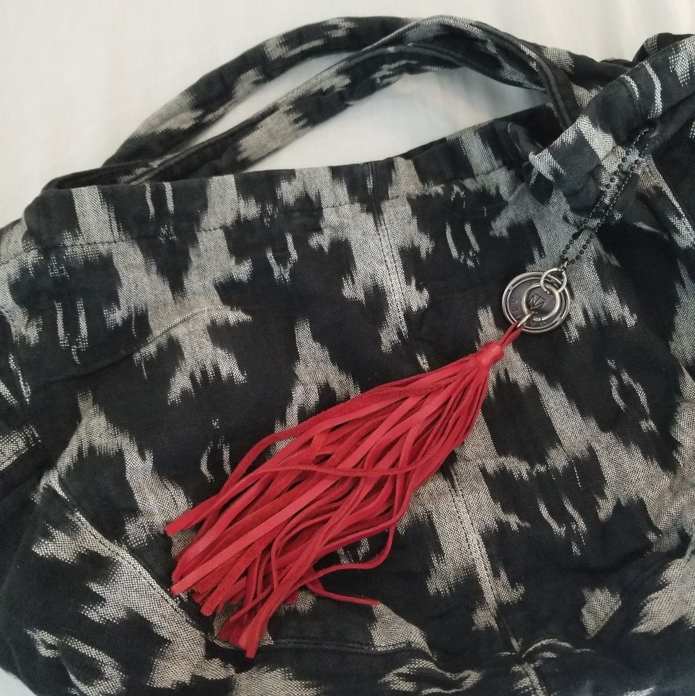 Tylie Malibu Hobo bag